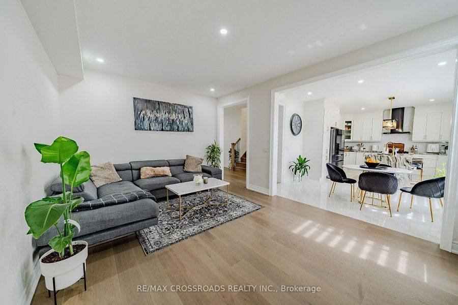 East Gwillimbury, ON L9N 0Y5,50 Carriage Shop BND