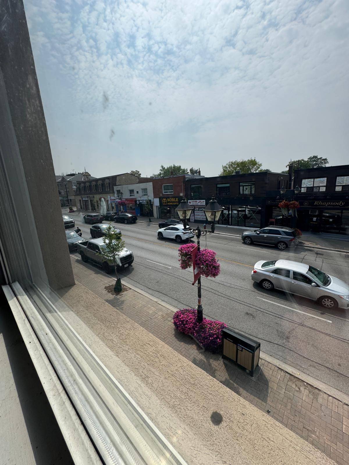 Richmond Hill, ON L4C 1T5,10149 Yonge ST #201