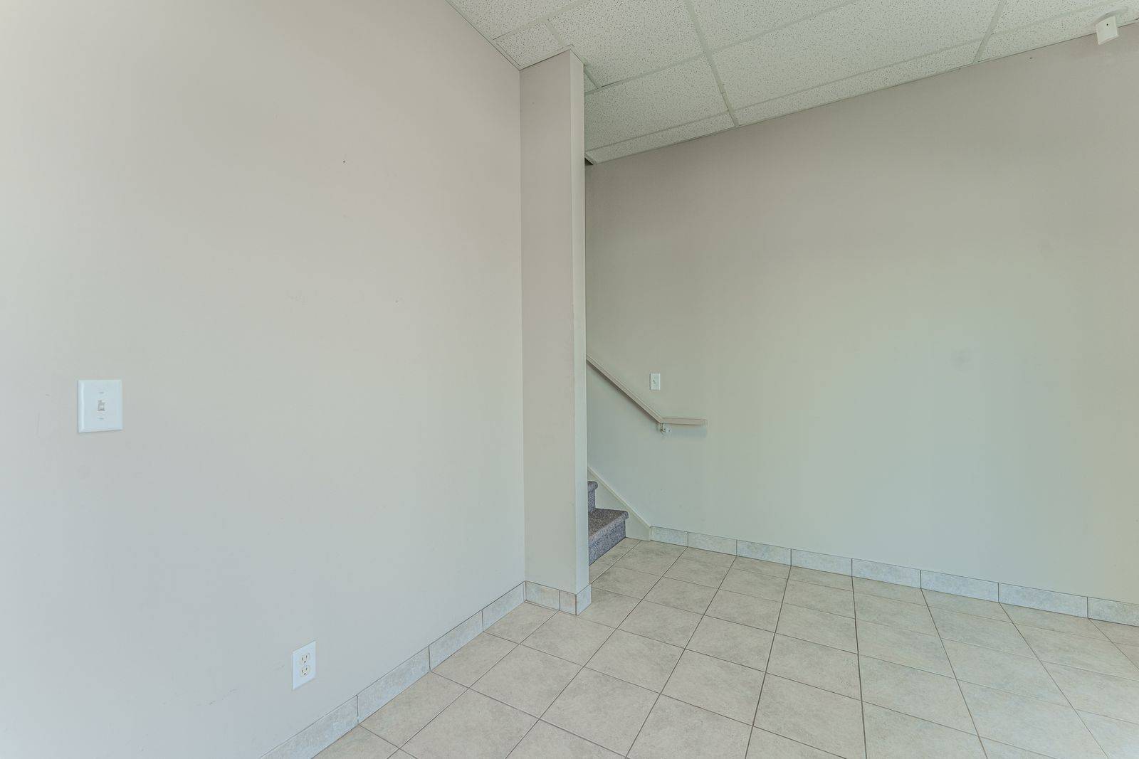 Barrie, ON L4N 8W8,102 Commerce Park DR #10B