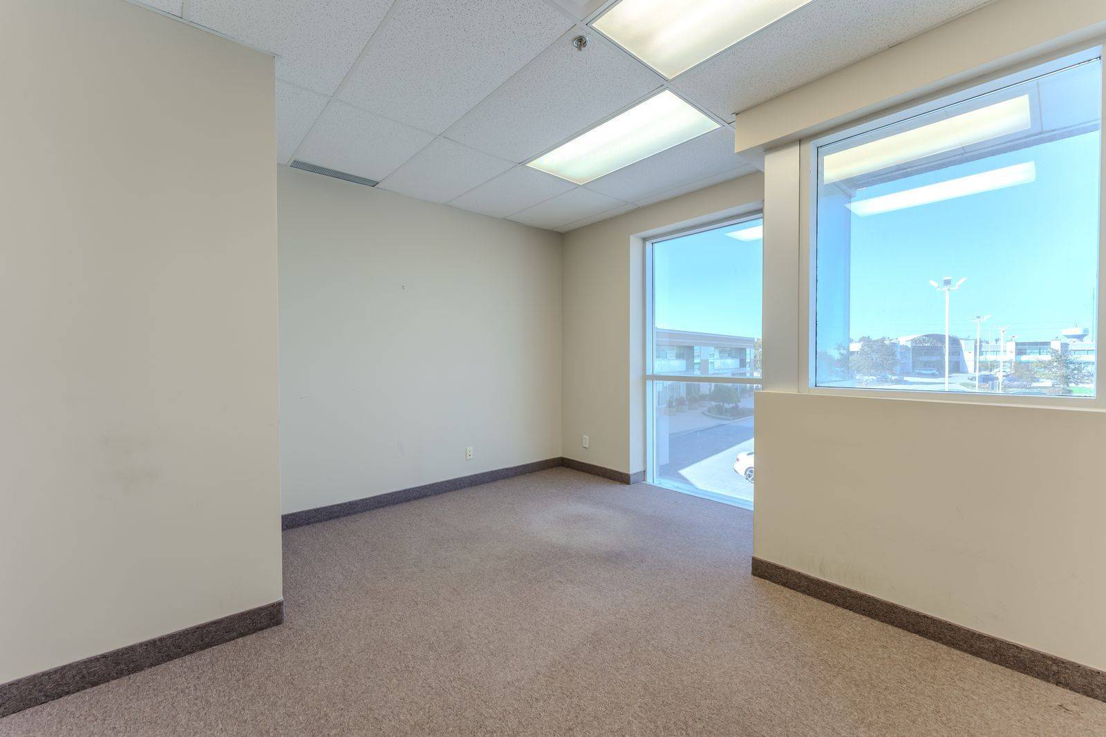 Barrie, ON L4N 8W8,102 Commerce Park DR #10B