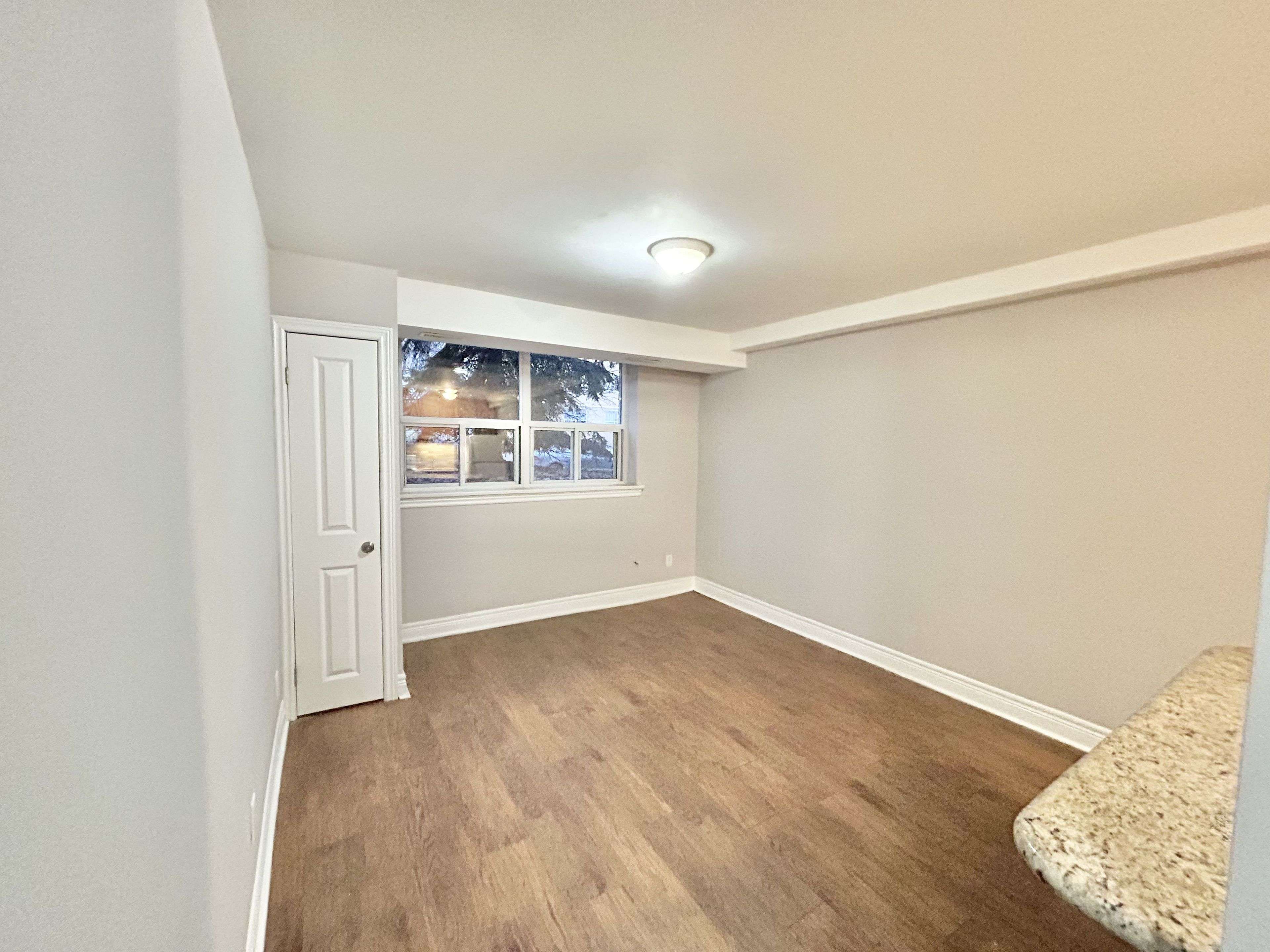 Toronto W06, ON M8V 3P9,90 Twenty Fifth ST #32