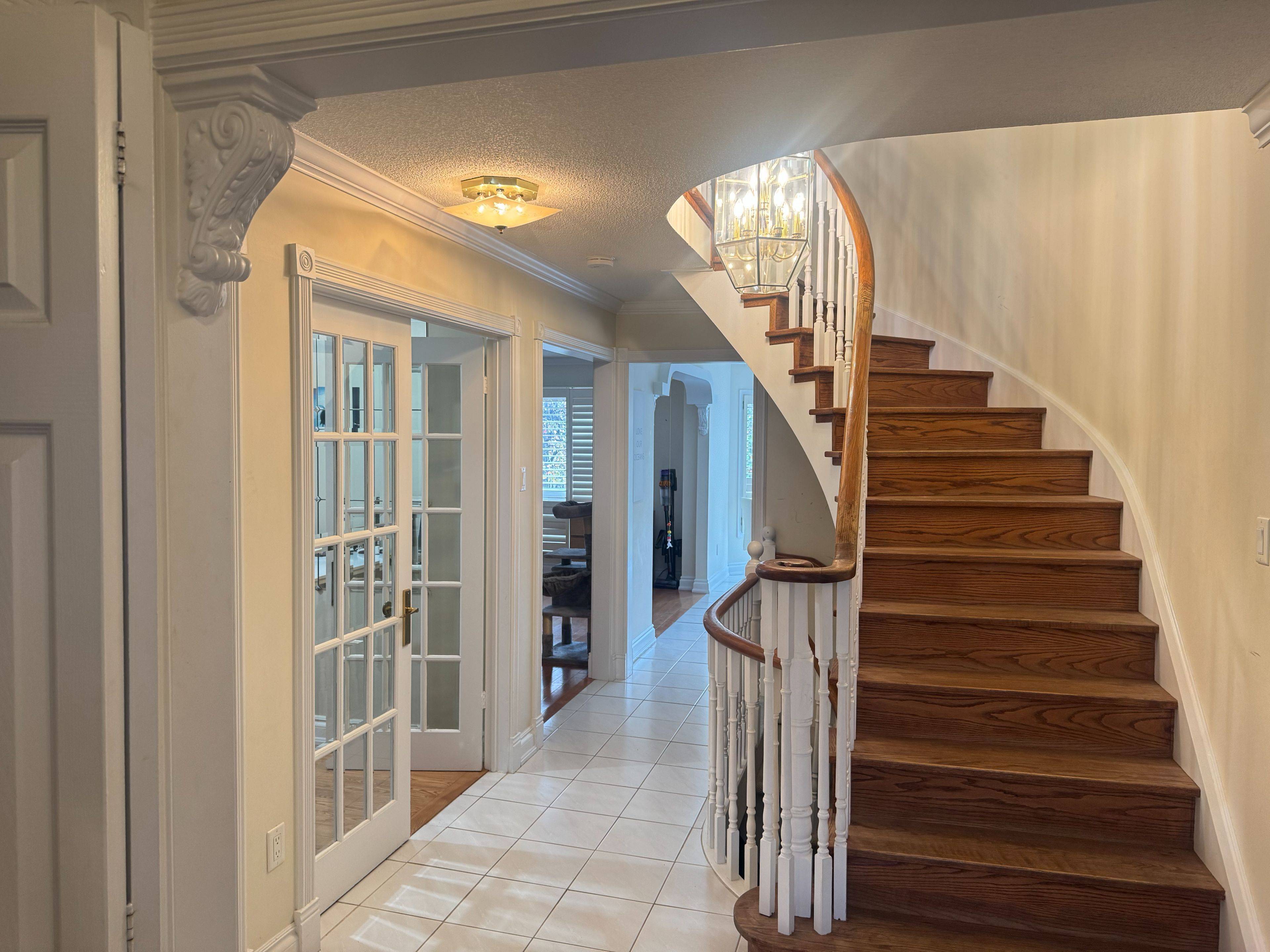 Mississauga, ON L5R 1N9,411 Winfield TER