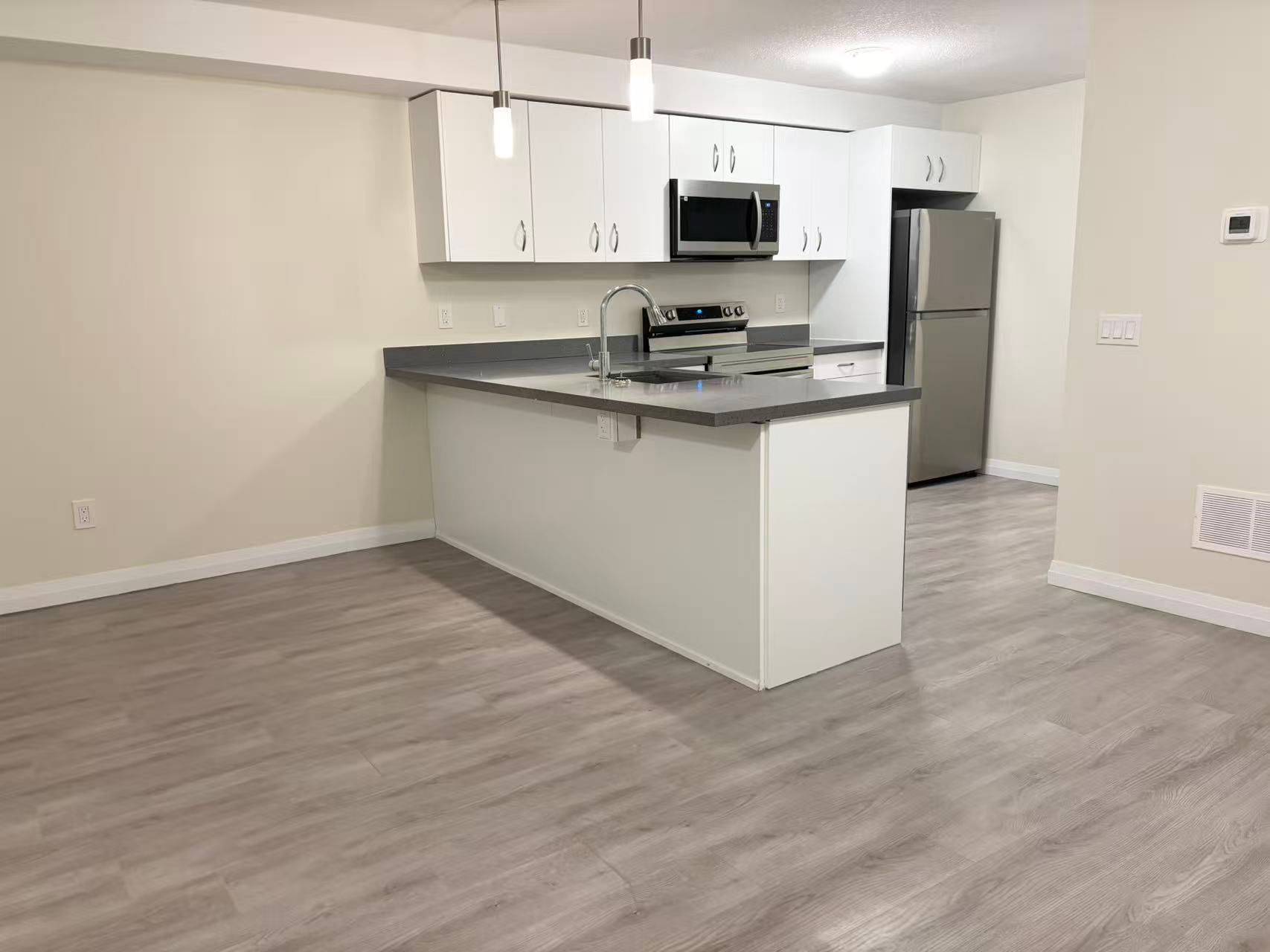 Cambridge, ON N3C 0G8,370 Fisher Mills RD #8