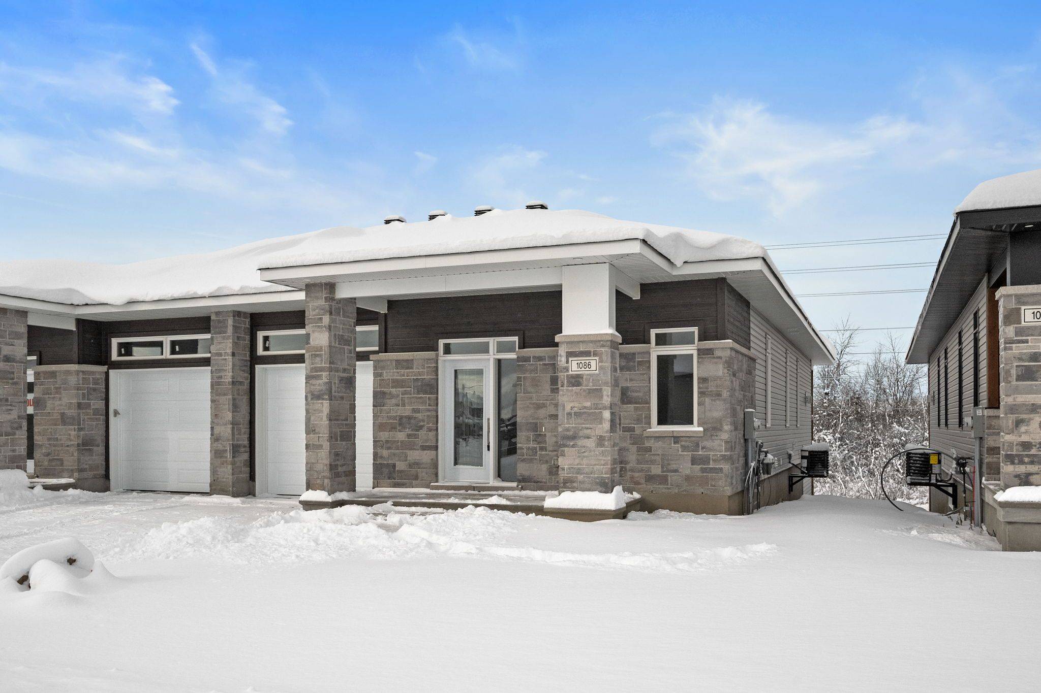 Brockville, ON K6V 0H2,1086 Moore ST