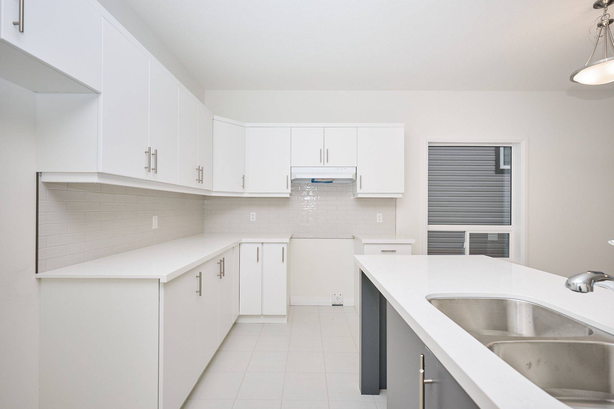 Fort Erie, ON L2A 6T6,407 Louisa ST