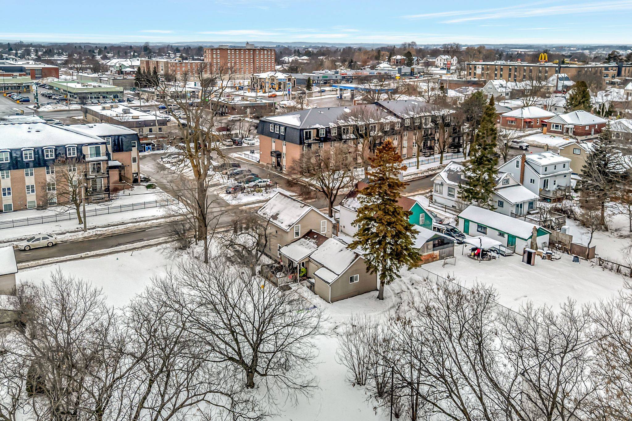 Belleville, ON K8P 3A2,83 Grier ST