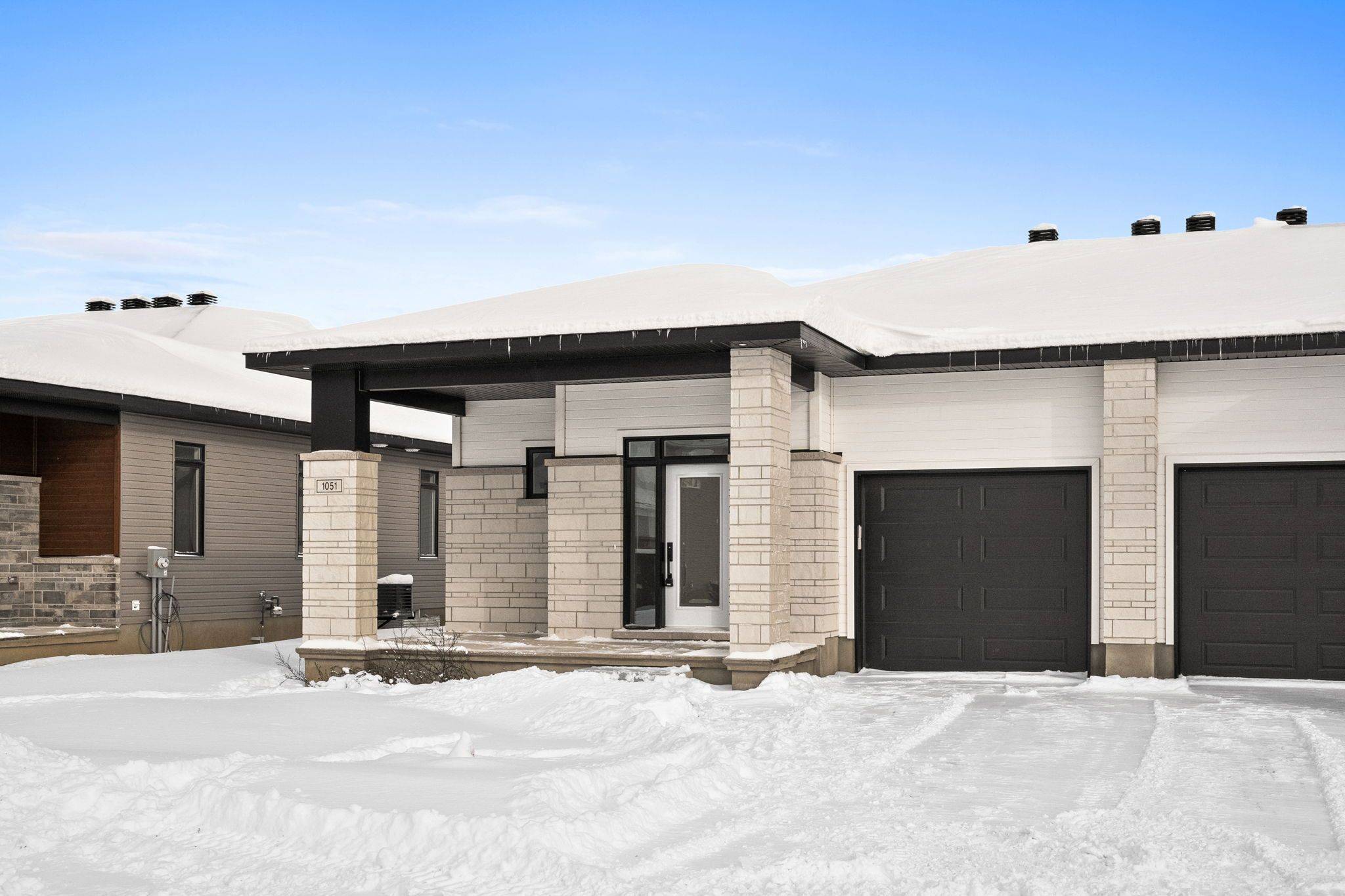 Brockville, ON K6V 0H1,1051 Moore ST