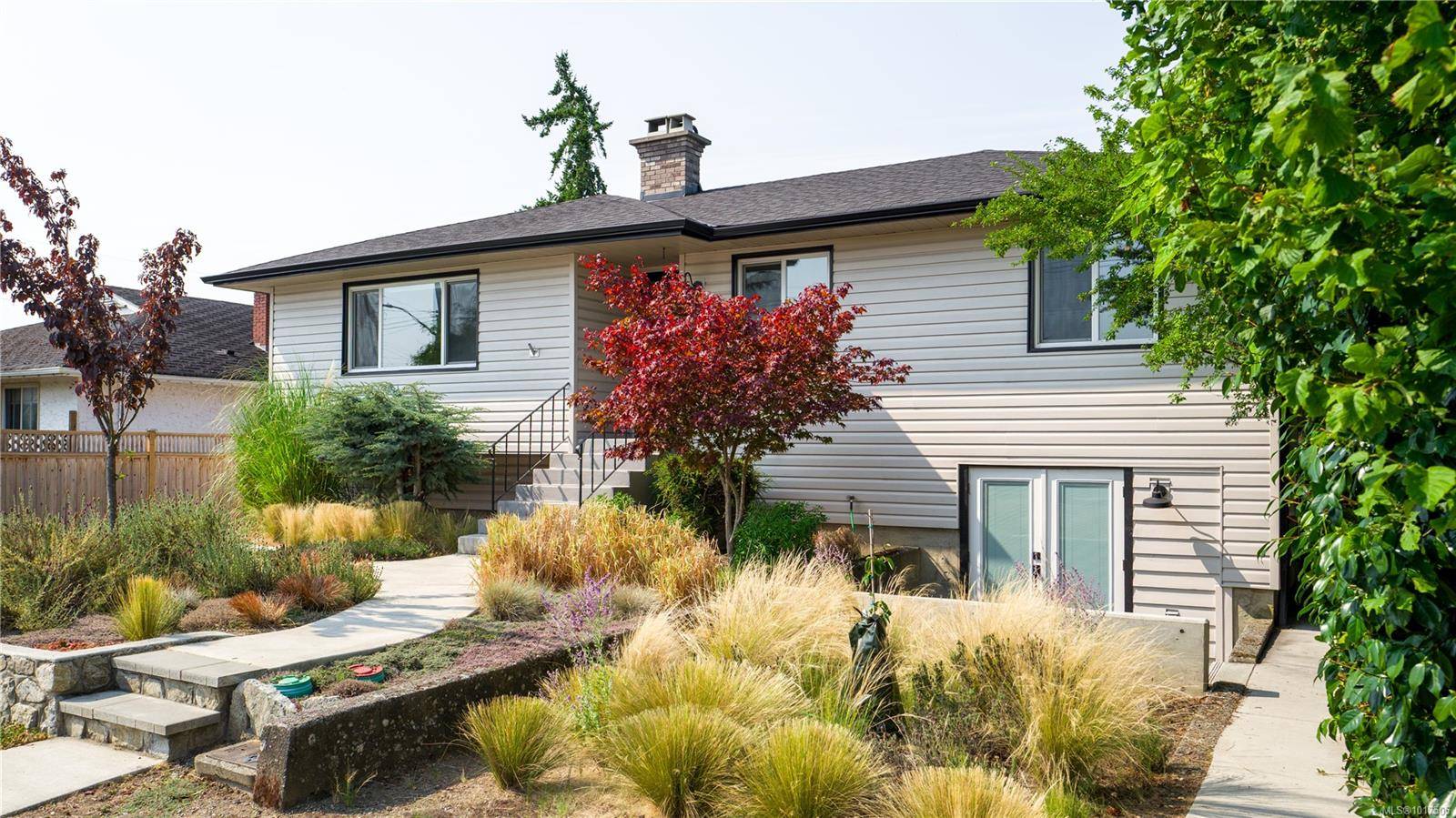 Saanich, BC V8R 5B7,2720 Foul Bay Rd