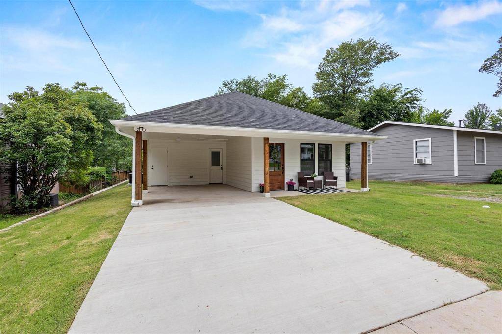 Wolfe City, TX 75496,308 Santa Fe