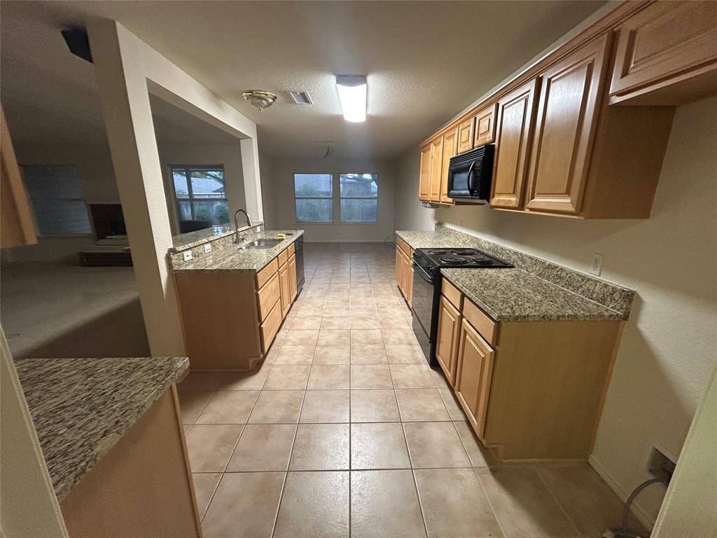 Burleson, TX 76028,Address not disclosed