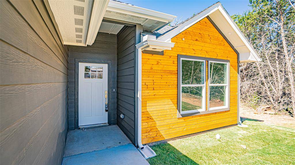 Granbury, TX 76048,924 Bosque River Drive