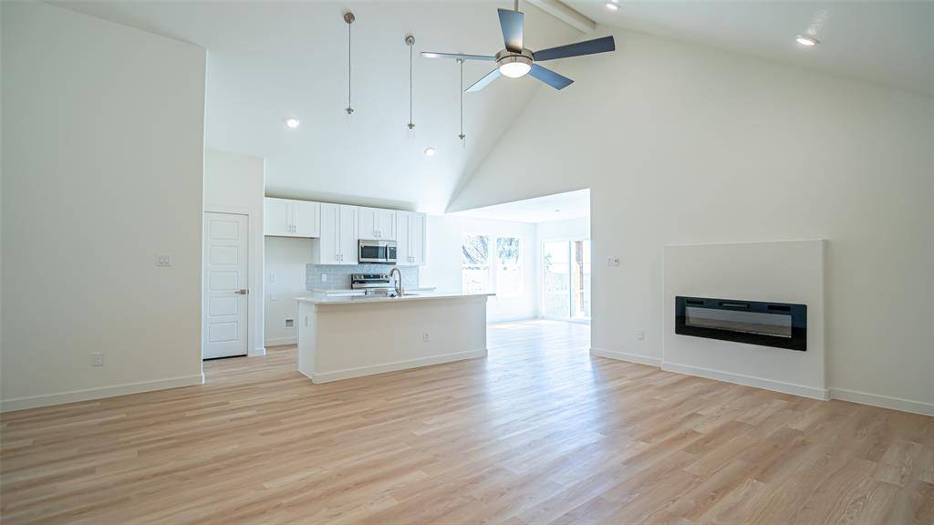 Granbury, TX 76048,924 Bosque River Drive