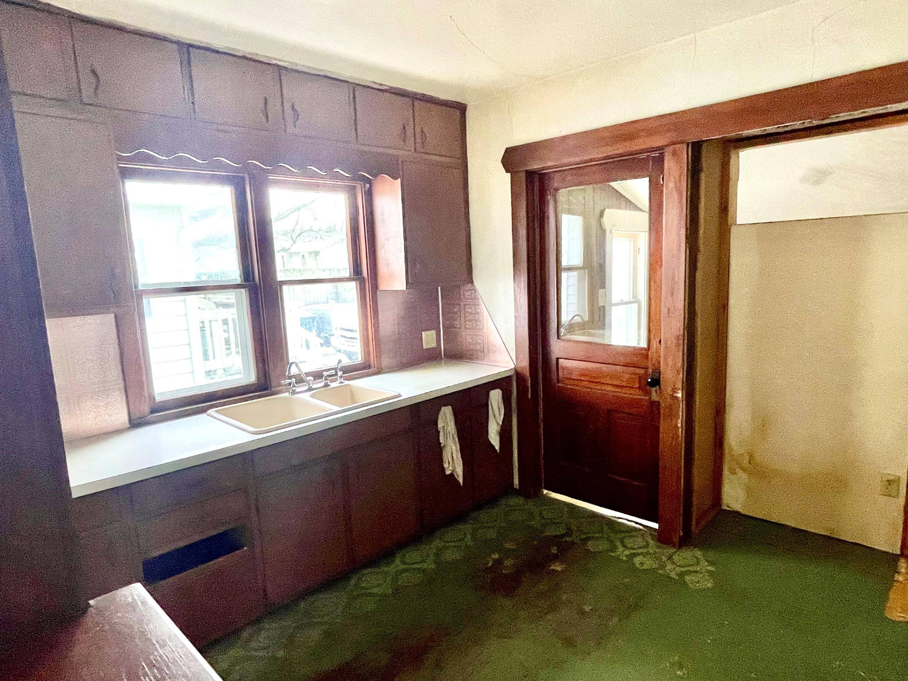 Battle Creek, MI 49017,21 Charlotte ST