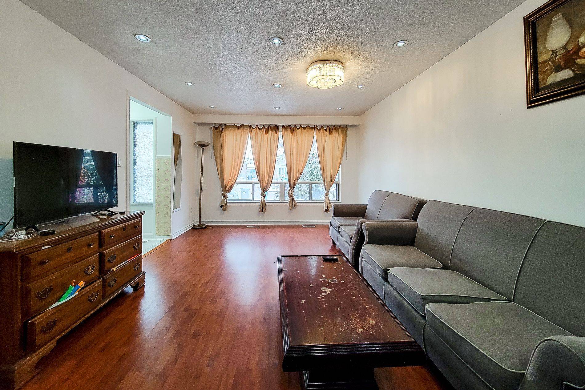 Mississauga, ON L4T 3J6,7790 Kittridge DR