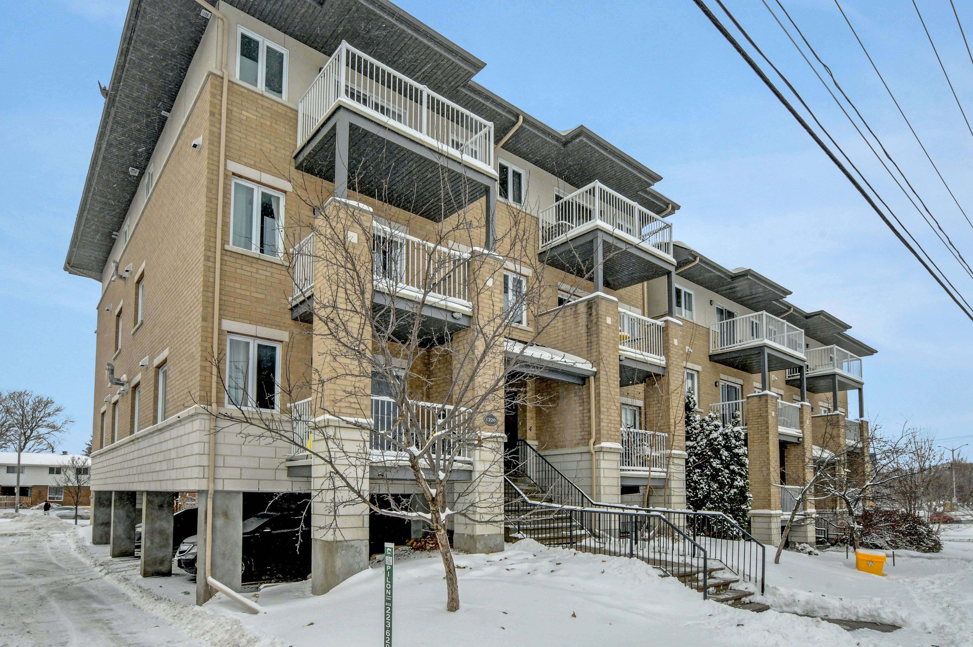 Parkway Park - Queensway Terrace S And Area, ON K2C 3Y1,1220 Mcwatters RD #4