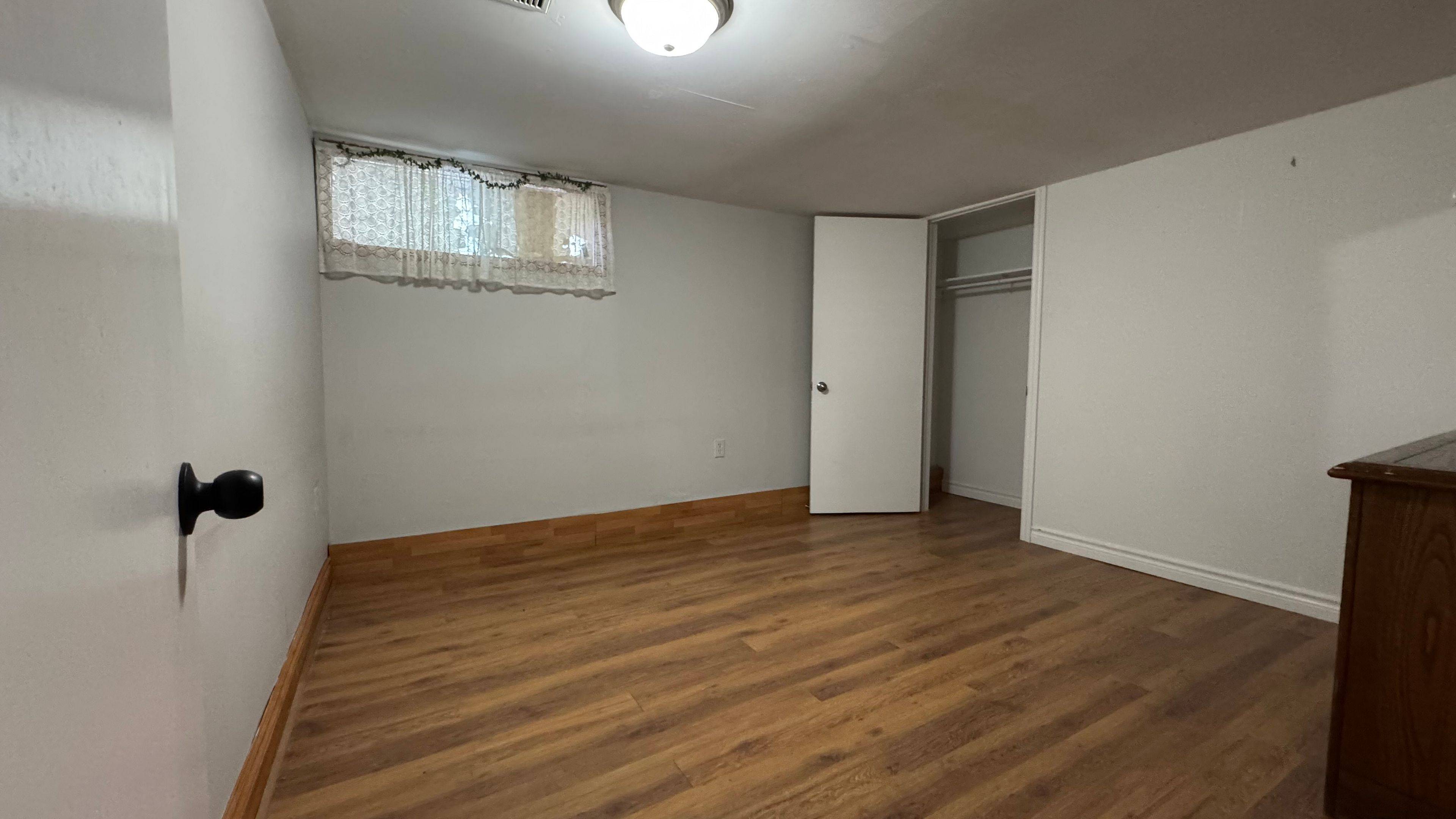 Niagara Falls, ON L2G 2C1,6286 Culp ST #Lower