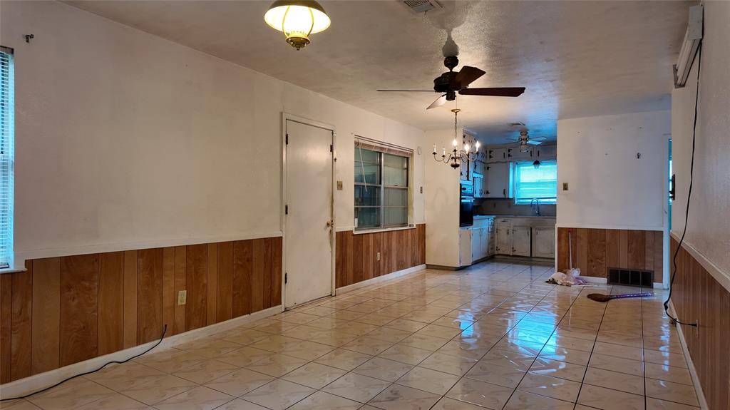 Fort Worth, TX 76111,2121 Barbell Lane