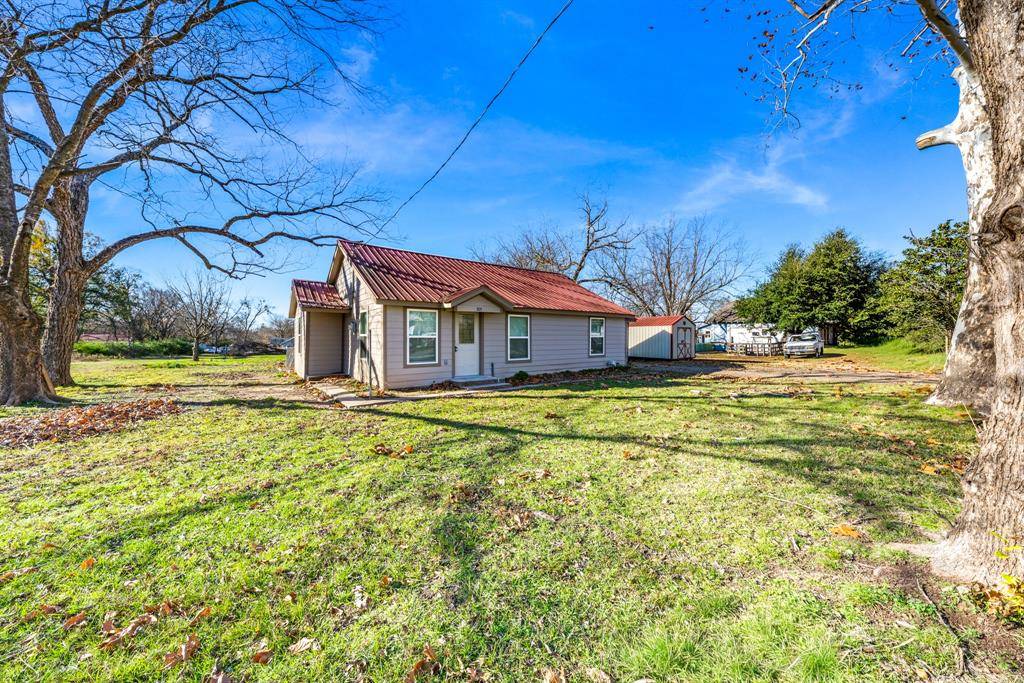 Como, TX 75431,305 Gaskins Street