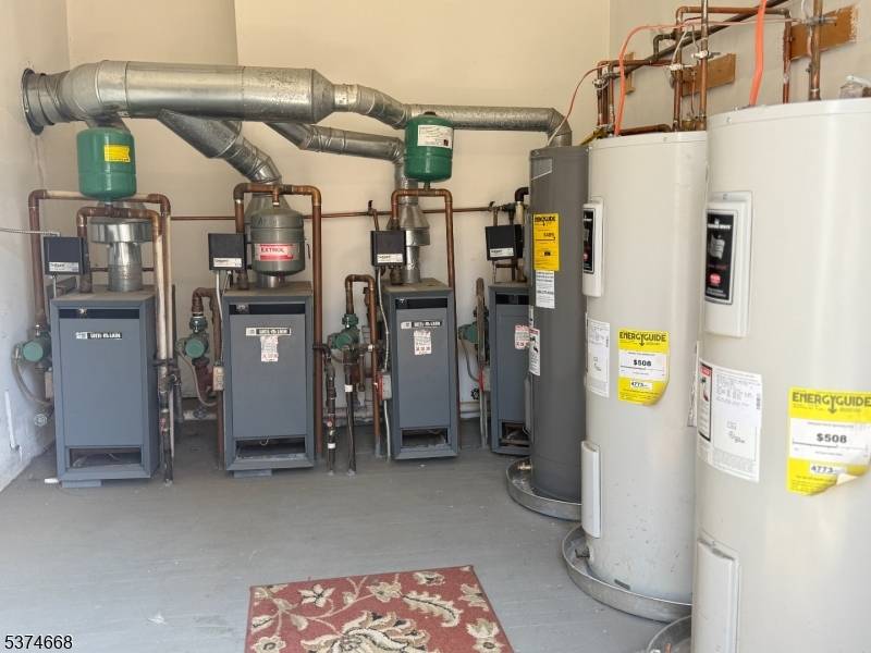 Manville Boro, NJ 08835,514 W Camplain Rd