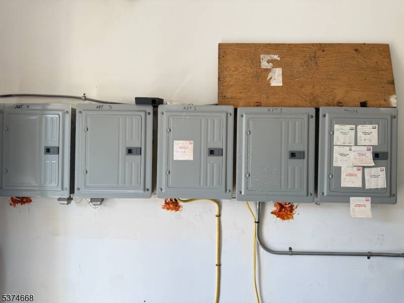 Manville Boro, NJ 08835,514 W Camplain Rd