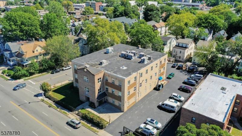 East Orange City, NJ 07018,110 S Grove St