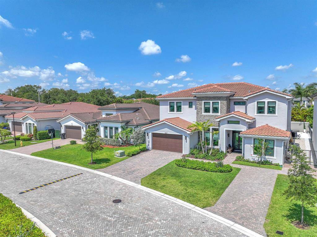 Hollywood, FL 33312,5827 Brookfield Cir W