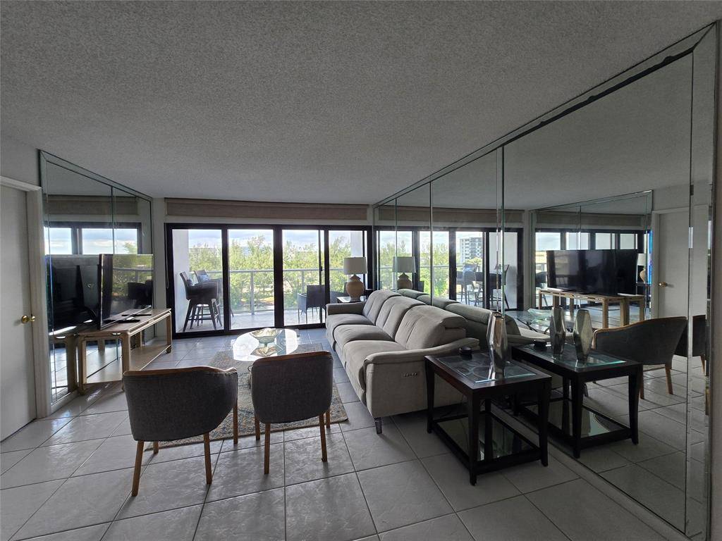 Pompano Beach, FL 33062,1401 N Riverside Dr #705