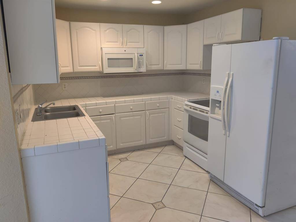 Davie, FL 33314,6251 SW 41st St