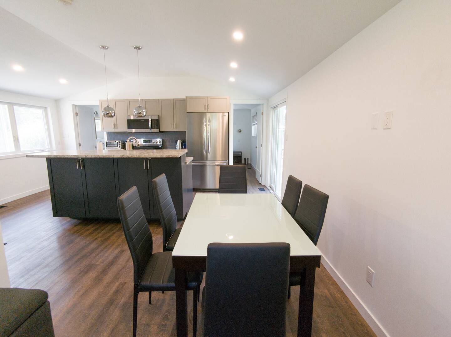 Collingwood, ON L9Y 0X2,127 Glenlake BLVD