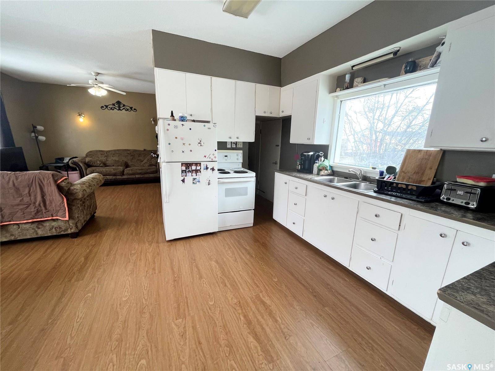 Kerrobert, SK S0L 1R0,141 Pacific AVENUE