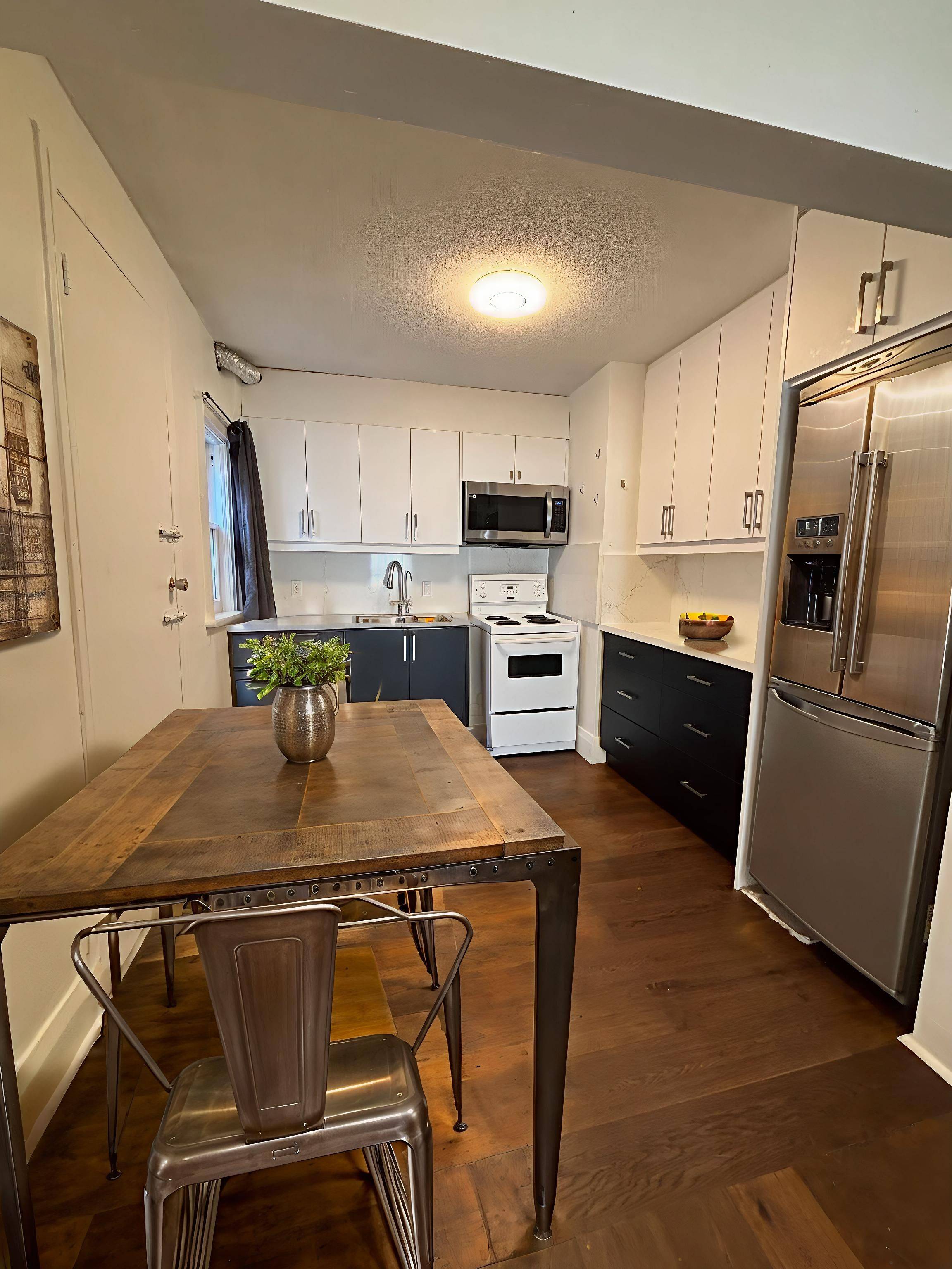 Toronto W02, ON M6P 1A7,1616A Bloor ST W #A