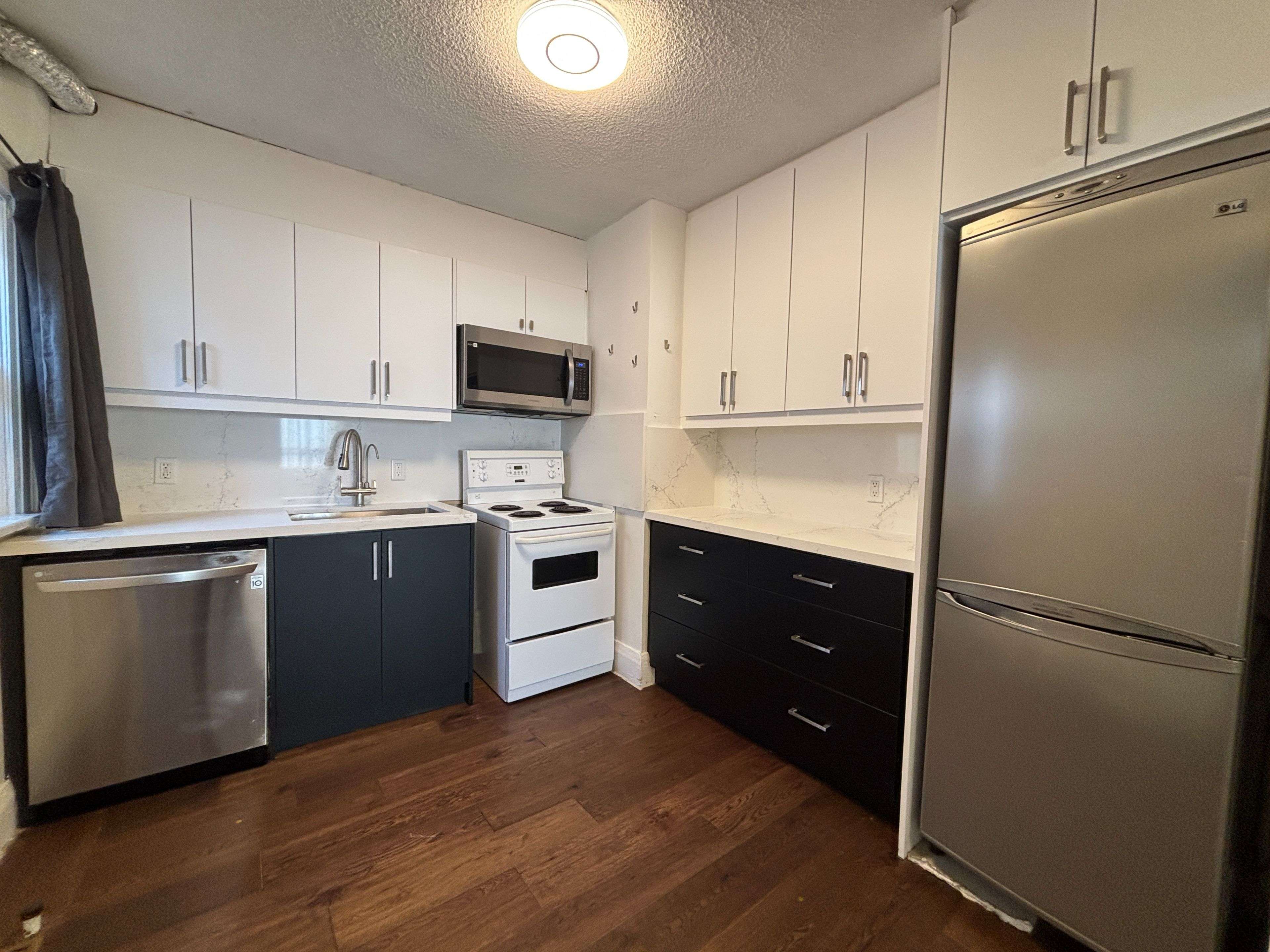 Toronto W02, ON M6P 1A7,1616A Bloor ST W #A