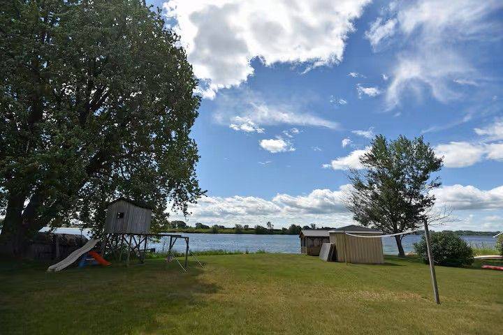 Edwardsburgh/cardinal, ON K0E 1T1,5 Shoreline RD