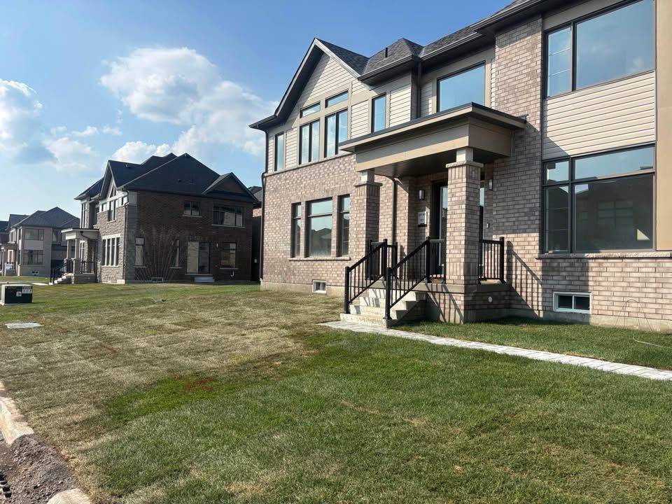 Erin, ON N0B 1T0,88 Gibson Dr N DR S