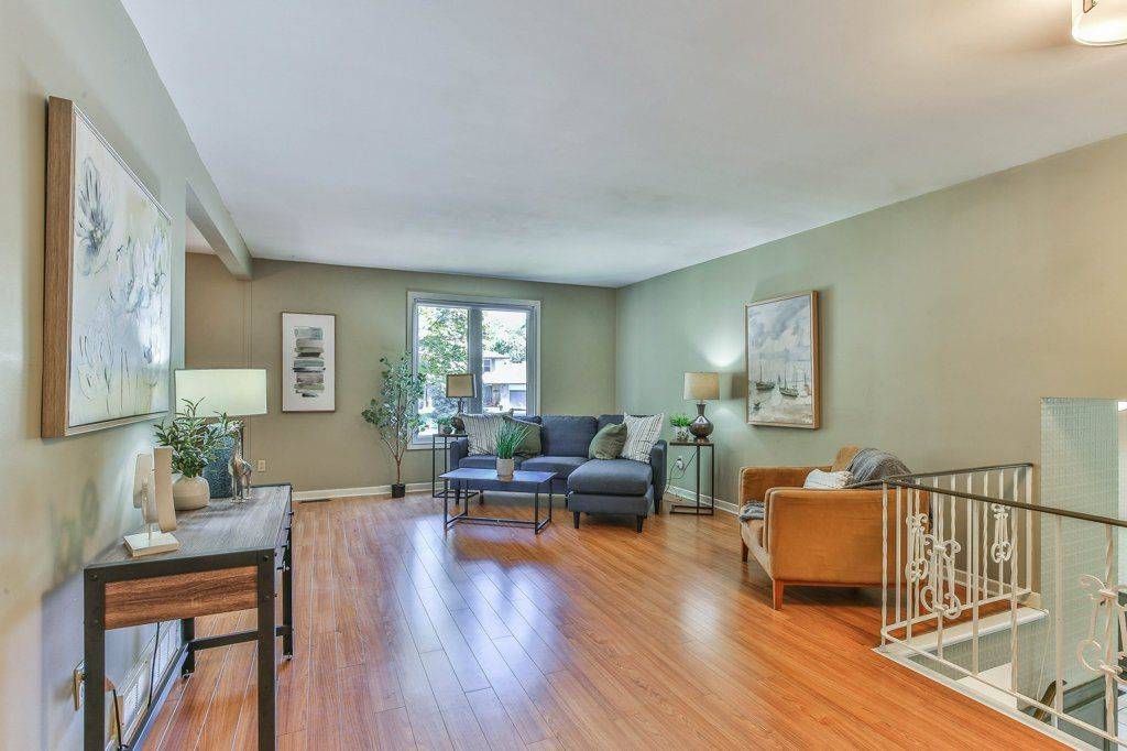 London South, ON N6J 2B7,41 FOX MILL CT