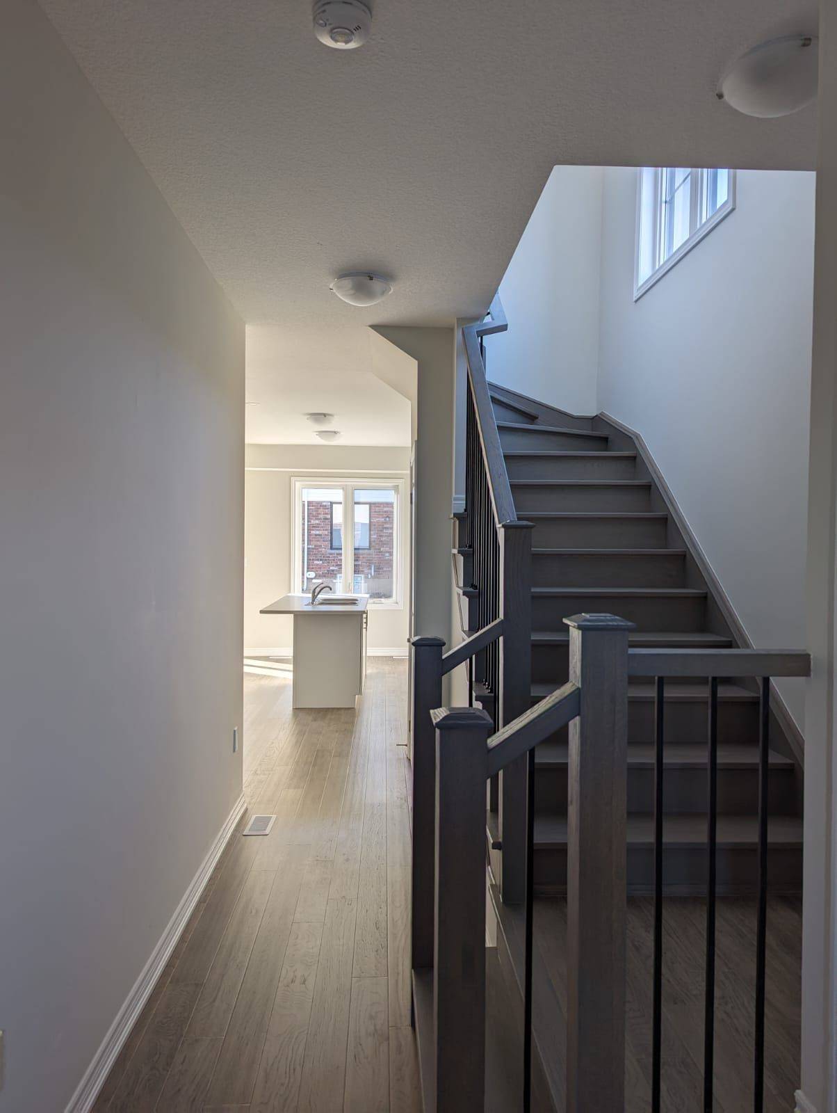 Hamilton, ON L9B 1K2,30 Mia DR #18