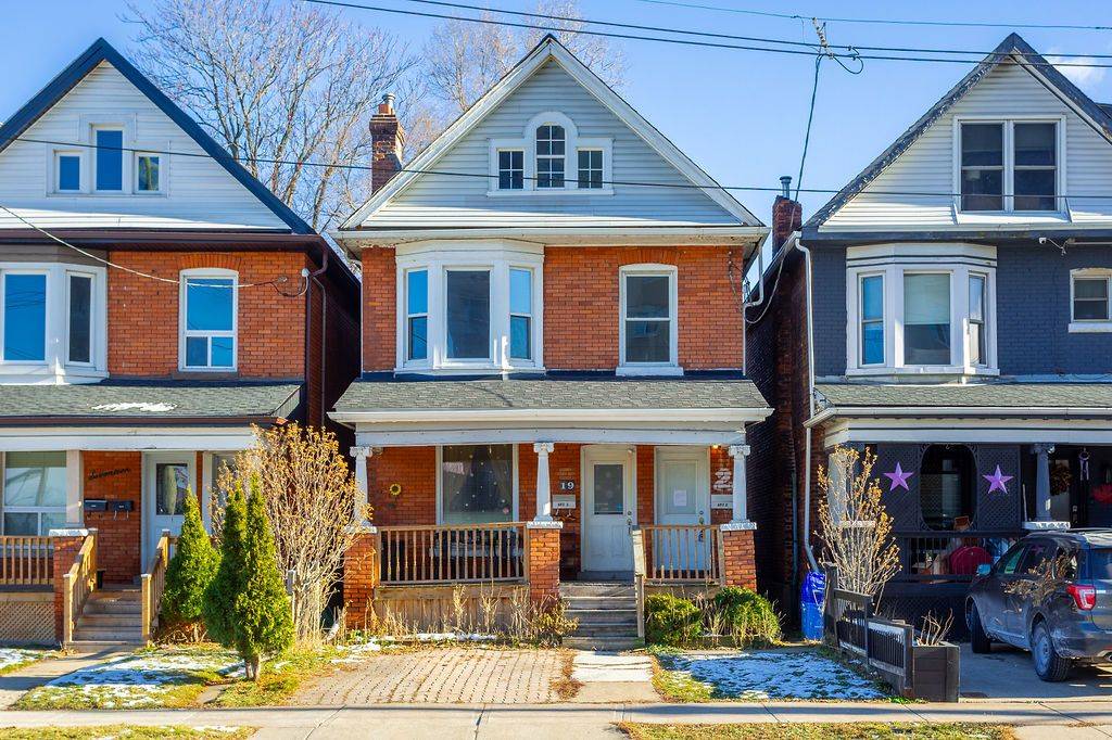 Hamilton, ON L8M 2G4,19 Sanford AVE S #Upper