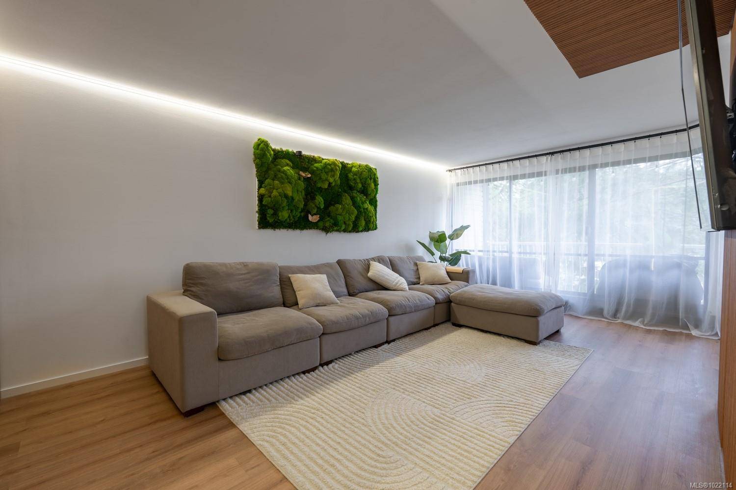 Nanaimo, BC V9R 2A4,1007 Bowen Rd #2203