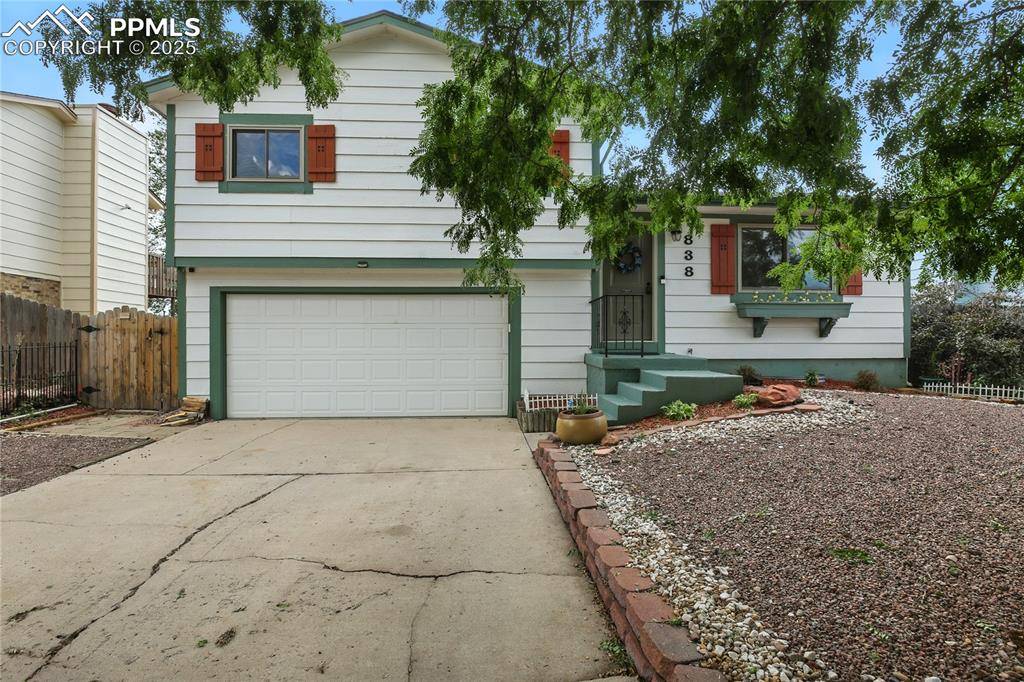 Colorado Springs, CO 80916,838 Badger DR