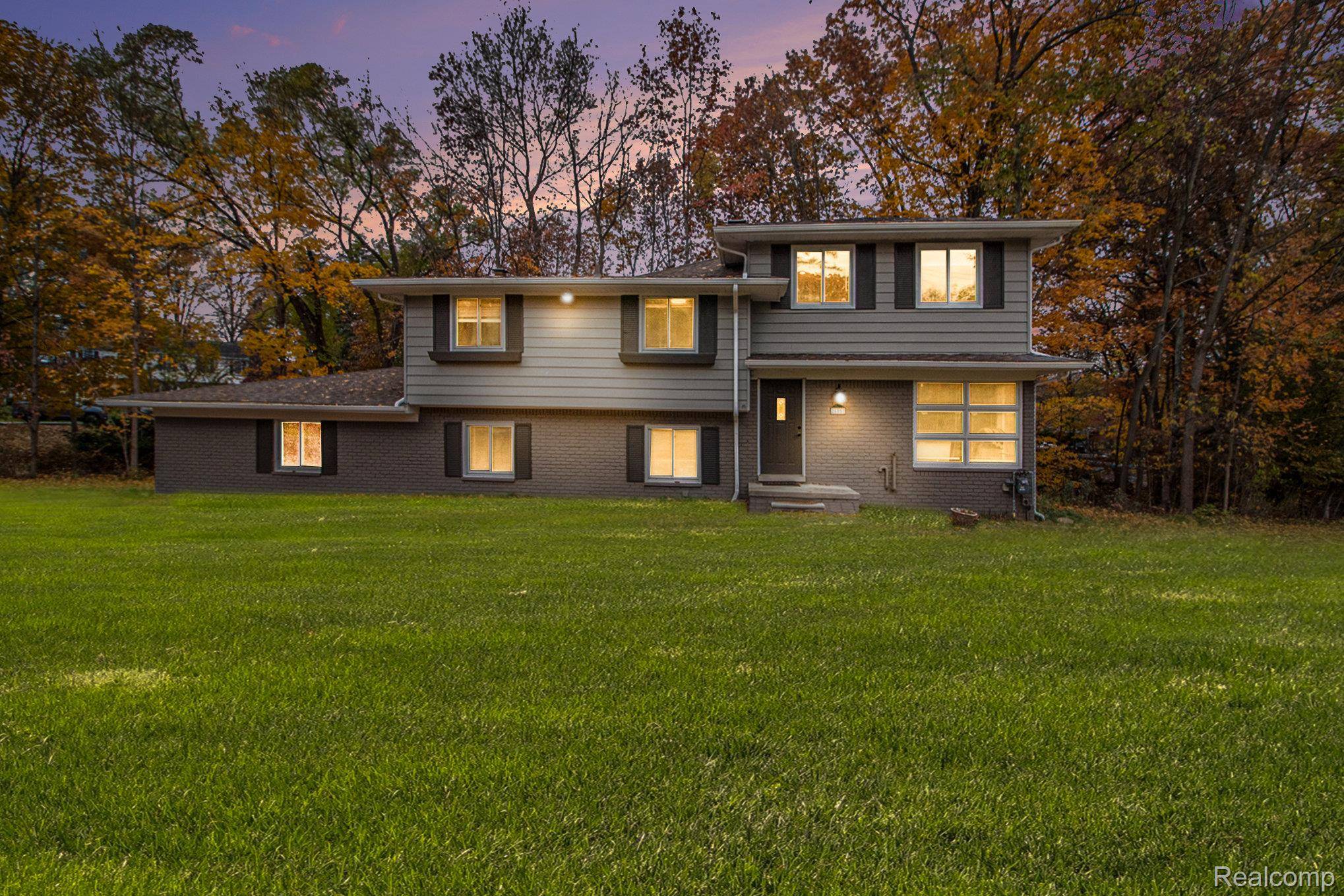 Farmington Hills, MI 48331,26557 Old Homestead DR