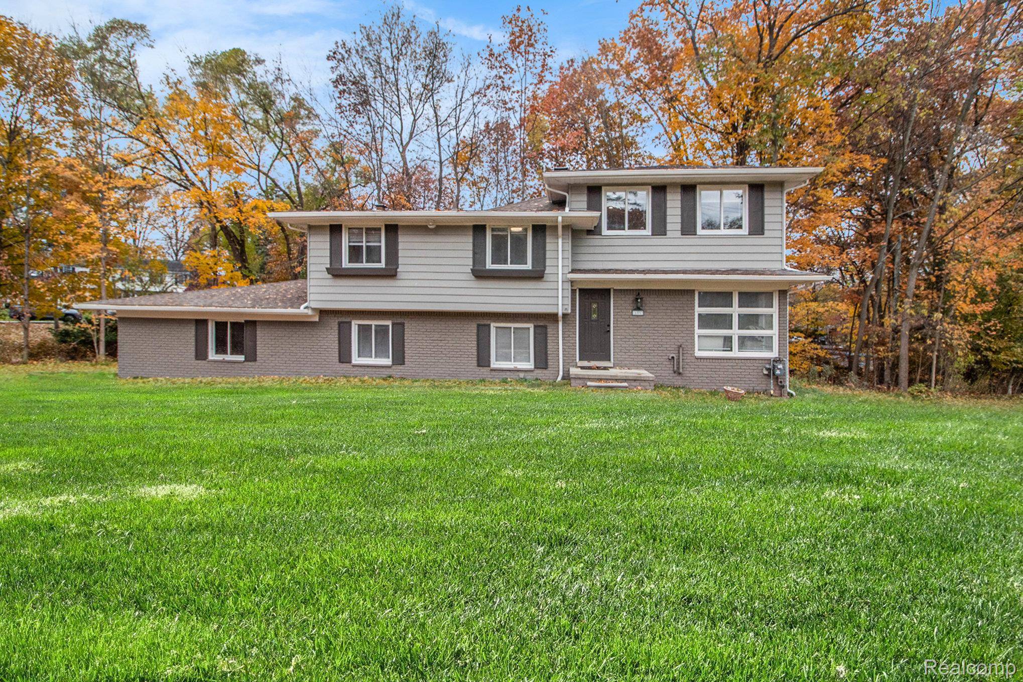 Farmington Hills, MI 48331,26557 Old Homestead DR