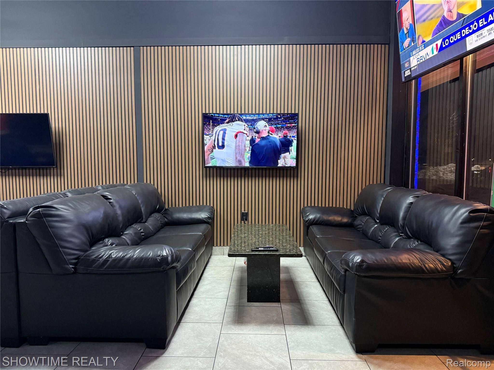 Macomb, MI 48044,50930 ROMEO