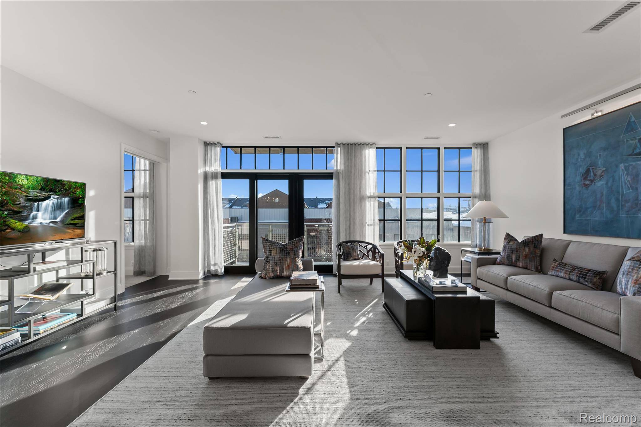 Birmingham, MI 48009,2051 VILLA RD #304