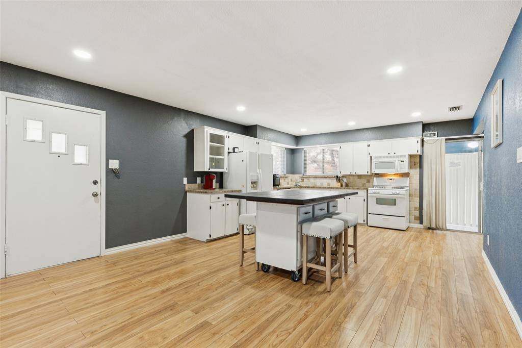 Highland Village, TX 75077,102 Woodland Drive