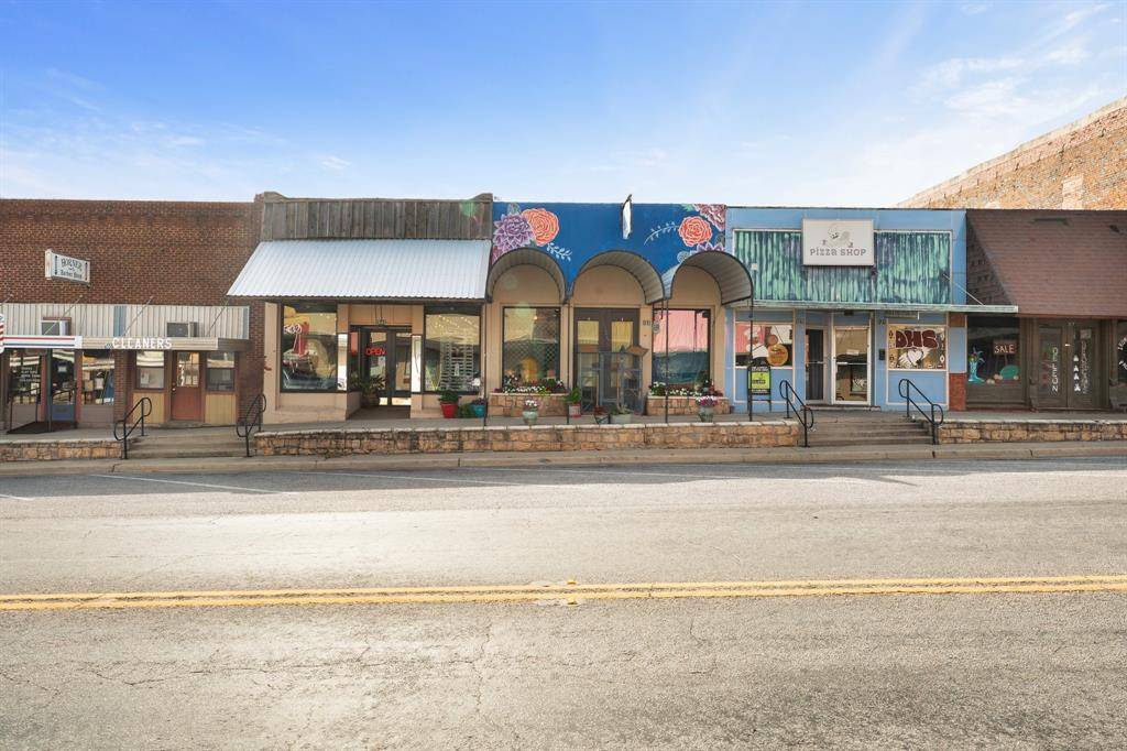 De Leon, TX 76444,133 N Texas Prices Street