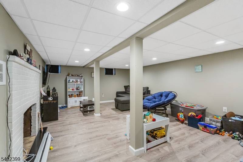 Jefferson Twp., NJ 07438,76 Ridge Rd #1