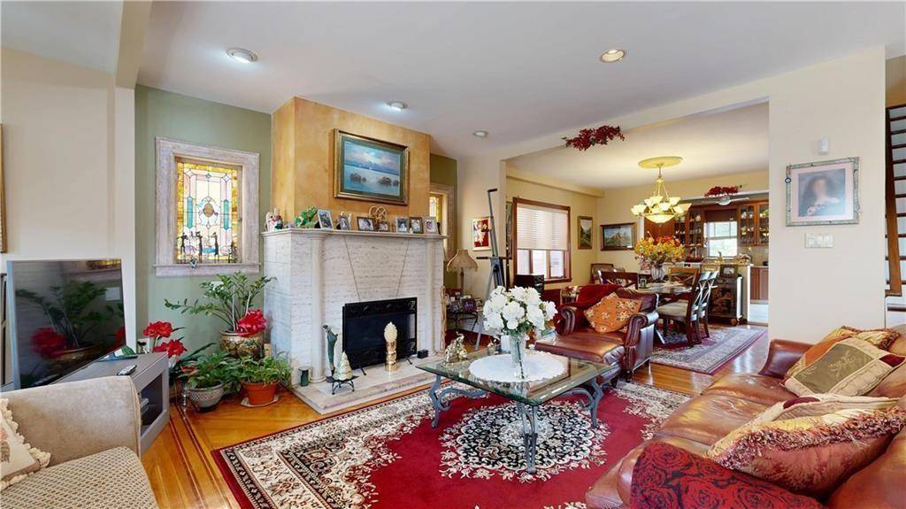 Brooklyn, NY 11228,949 72nd ST