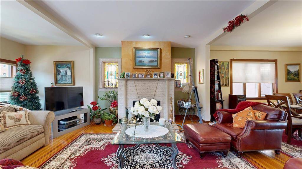 Brooklyn, NY 11228,949 72nd ST