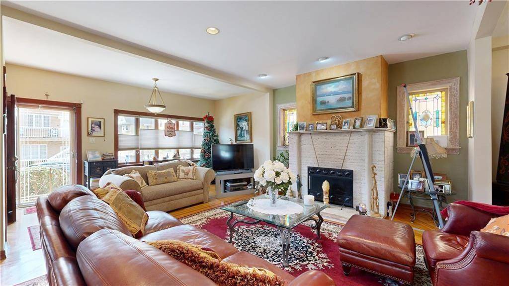 Brooklyn, NY 11228,949 72nd ST