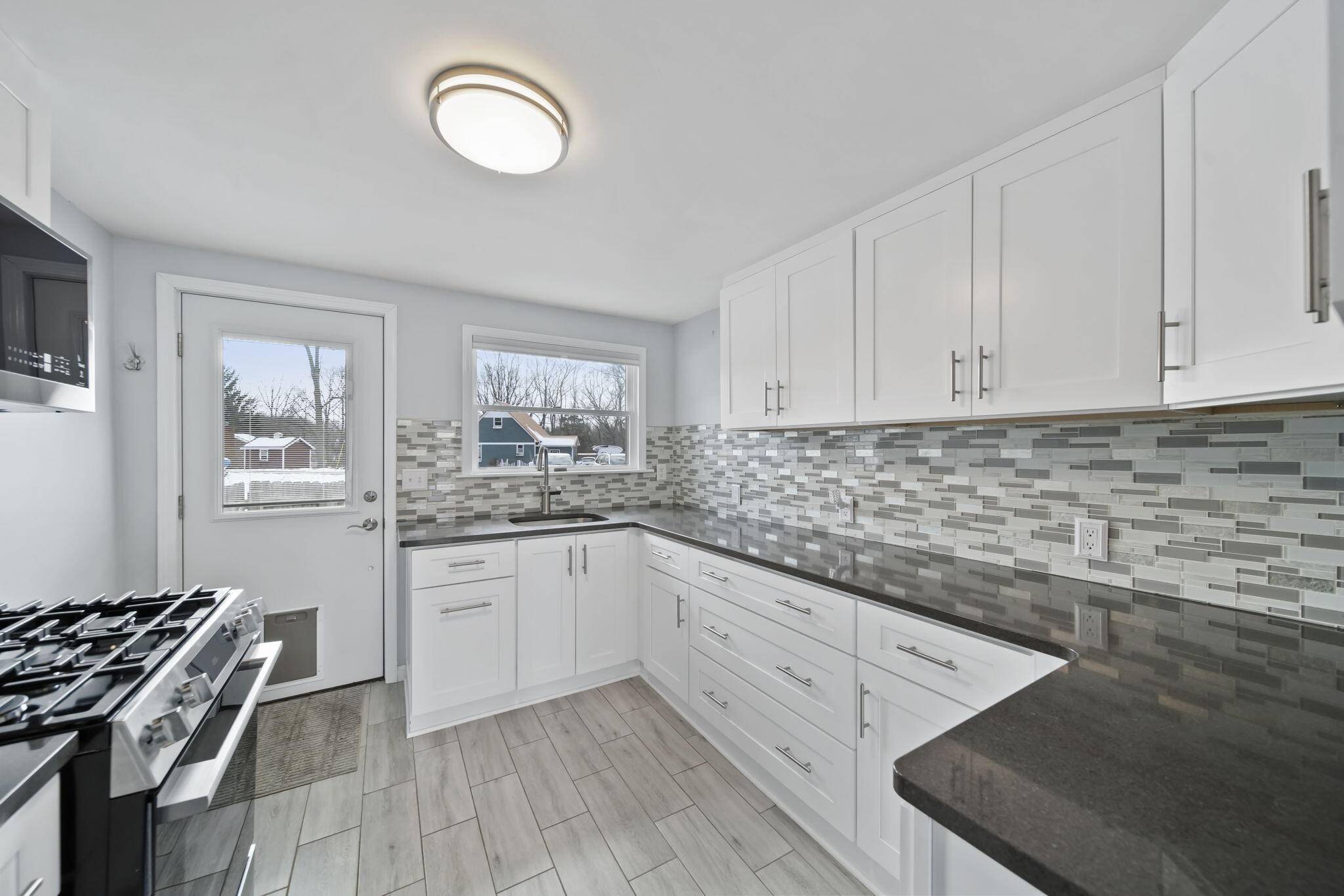 Brooklyn, MI 49230,2050 Lakeview DR